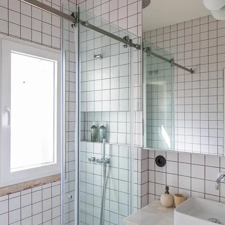 Daire Alvalade 58 - Charming 2 Bedroom With Ac Near The Airport And Center